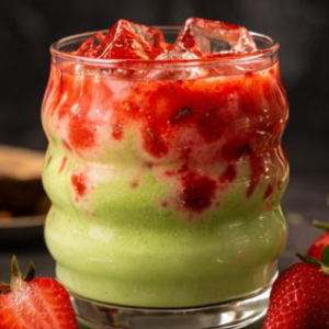 23- Iced Matcha Erdbeer 400 ml